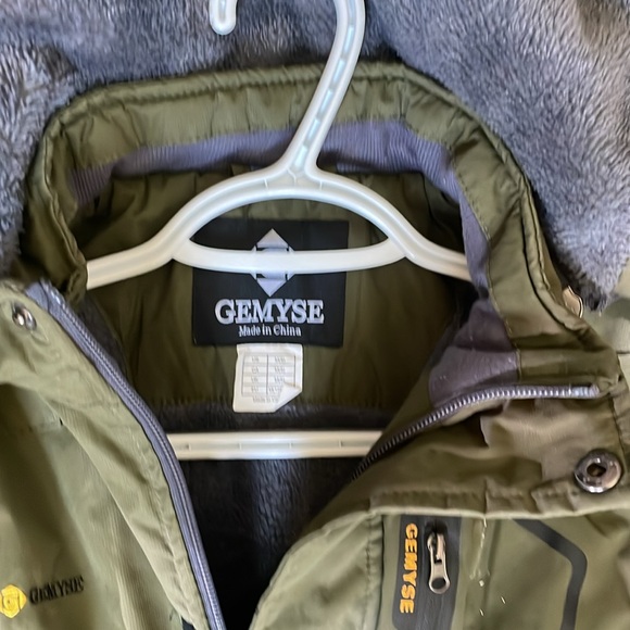 Gemyse boy winter jacket. Only lightly worn. Great condition! - Picture 2 of 3